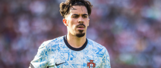 Vitinha foi eleito o melhor jogador do jogo Portugal-República Checa