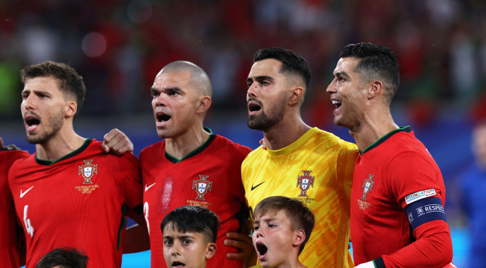 O meio-campista do PSG Vitinha falou sobre a atuação de Safonov na partida contra o Toulouse