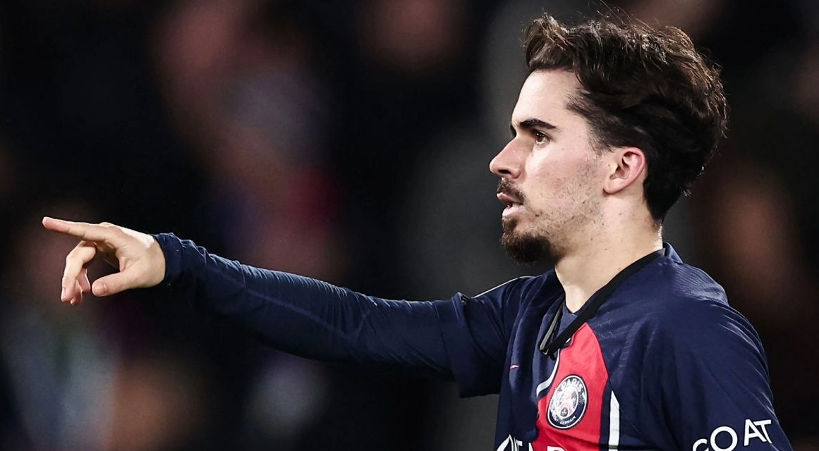 PSG domina Lens com vitória por 3 a 1 e marco histórico para Mbappé